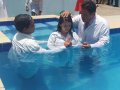 Pr. Luciano Barbosa batiza seis novos membros da AD Pariconha