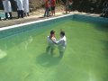 Pr. Carlos Feitosa batiza 18 novos membros em Branca de Atalaia