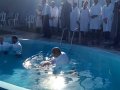 Pr. Pedro Josué batiza 23 novos membros em Brasil Novo