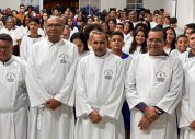 Assembleia de Deus em Maceió celebra o batismo de 113 novos membros