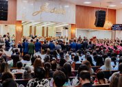 Santa Ceia de março reúne centenas de evangélicos na igreja sede