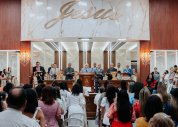 Irmãos de Maceió celebram culto de ano novo com louvor e gratidão