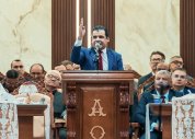 Pastor Adriano Soares ministra na Santa Ceia de setembro na igreja sede