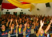 Jovens recebem batismo no Congresso na Marquês do Pombal
