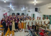 Renovo, salvação e batismos marcam festa da mocidade na AD Petrópolis