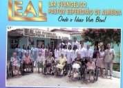 Leal lança DVD e emociona representantes da instituição
