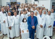 Assembleia de Deus em Maceió batiza 113 novos membros
