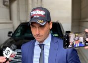Eduardo Bolsonaro se reúne com governo Trump e confirma mudança de embaixada em Israel