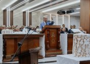 Pr. Roberto dos Santos ministra na Santa Ceia de agosto na igreja sede