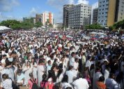 Milhares de pessoas lotam a Praça de Multieventos para batismo do centenário