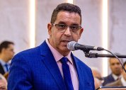 Pr. Laércio Rodrigues ministra na Santa Ceia de outubro na igreja sede