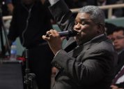 Pr. Bento testemunha, profetiza e igreja ‘mergulha no poder’ em Fortaleza