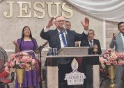 Rev. José Orisvaldo e irmã Edivanilda Nicácio ministram na festividade de senhoras da AD Avenida Mundaú