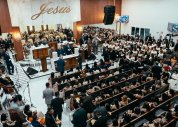 Santa Ceia de outubro reúne centenas evangélicos no templo central