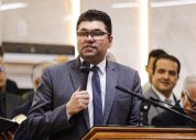 Pr. Acyr de Gerone Junior ministra sobre o valor das Sagradas Escrituras