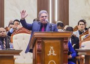 Pr. Alberto Olímpio ministra no culto de doutrina na igreja sede