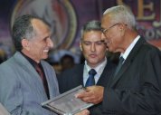Ministros de Sergipe honram pastor Neco com diploma de mérito
