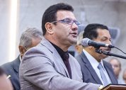 Pr. Carlos Oliveira ministra no culto de doutrina na igreja sede