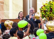 AD Farol celebra o aniversário do pastor José Orisvaldo e da Irmã Vaninha