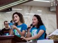 Jovens e adolescentes participam de estudos bíblicos no CONJOAAD 2025