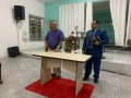Pastor-presidente entrega cestas básicas a famílias afetadas pela crise