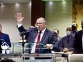 Pastor-presidente ministra sobre o candelabro símbolo da Aliança: o Menorá