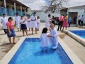 Pr. Moisés Feliciano batiza nove pessoas no campo eclesiástico de Jacaré dos Homens