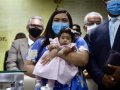 Pastor-presidente ministra sobre o candelabro símbolo da Aliança: o Menorá