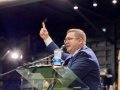 11 pessoas aceitam a Cristo na grande cruzada evangelística da 6ª região