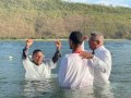 Pr. Israel Santos batiza 48 novos membros da Assembleia de Deus em Traipu