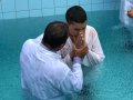 Pr. Gildo Severino batiza 22 novos membros da Assembleia de Deus em Lagoa da Canoa