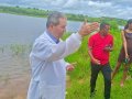 Pr. Eronilson Barbosa batiza 14 novos membros da AD em Olivença