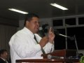 Sanfoneiro de Jesus toca o seu acordeão na igreja-sede