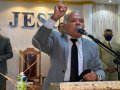 Salvação e batismos marcam o culto com a Juventude na AD Professor Sidrônio