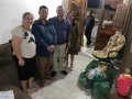 Pastor-presidente entrega cestas básicas a famílias afetadas pela crise