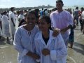 Assembleia de Deus em Maceió batiza cerca de duas mil pessoas no mar