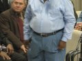 Sanfoneiro de Jesus toca o seu acordeão na igreja-sede