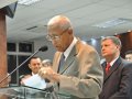 Eliezer Rosa canta em culto de doutrina no Farol com templo lotado