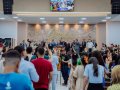 Jovens e adolescentes participam de estudos bíblicos no CONJOAAD 2025