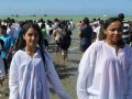 Assembleia de Deus em Maceió batiza cerca de duas mil pessoas no mar