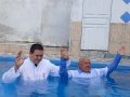 Ev. Jailson Alves batiza 10 novos membros da AD Paulo Jacinto