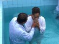 Pr. Gildo Severino batiza 22 novos membros da Assembleia de Deus em Lagoa da Canoa