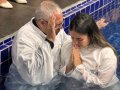 Assembleia de Deus em Maceió celebra o batismo de 113 novos membros
