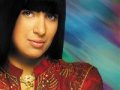 Revista Veja aponta Aline Barros como fenômeno da música gospel