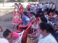 Comunidade recebe a Palavra de Deus e donativos no Village Campestre