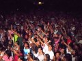 Cerca de 300 aceitam a Cristo em noite de louvor de Davi Sacer e Bruna Karla