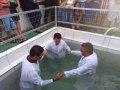 Pr. Israel Santos batiza 31 novos membros da Assembleia de Deus em Minador do Negrão