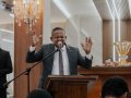 Culto de doutrina reúne centenas de evangélicos na igreja sede