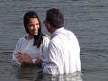 Pr. Gildo Severino batiza 34 novos membros da AD Pão de Açúcar