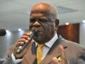 Eliezer Rosa canta em culto de doutrina no Farol com templo lotado